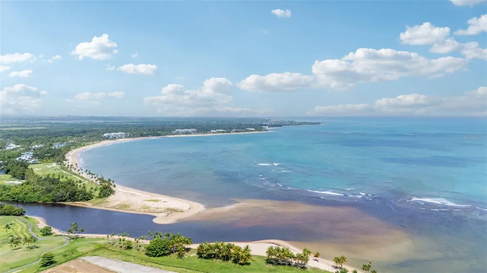 400 COCO BEACH BOULEVARD #G-301 Rio Grande, PR 00745