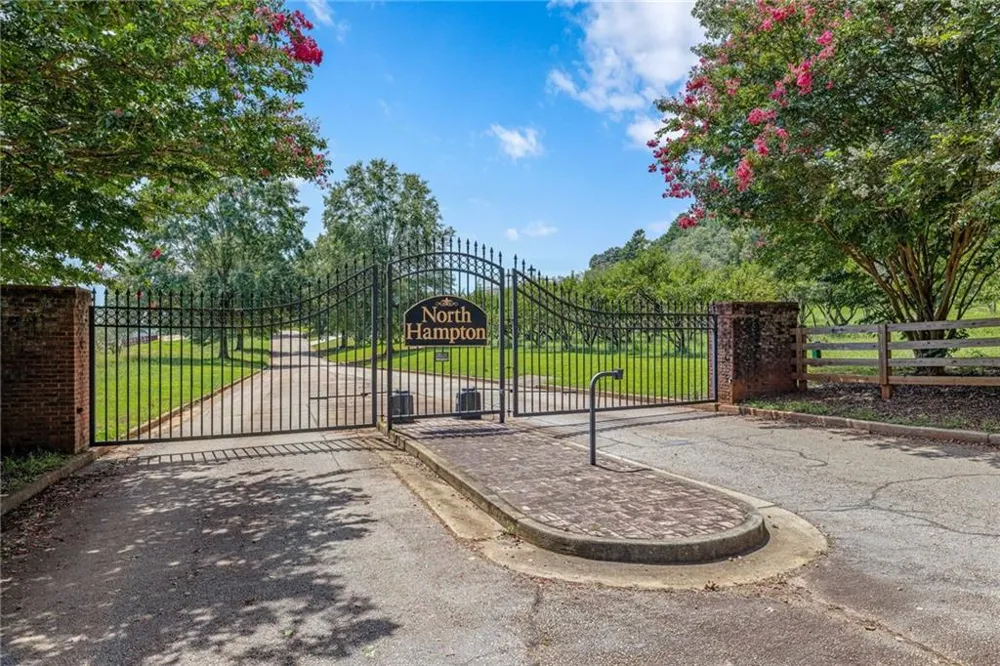 825 Hampton Way Monroe, GA 30656