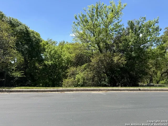 56 Eton Green Cir San Antonio, TX 78257
