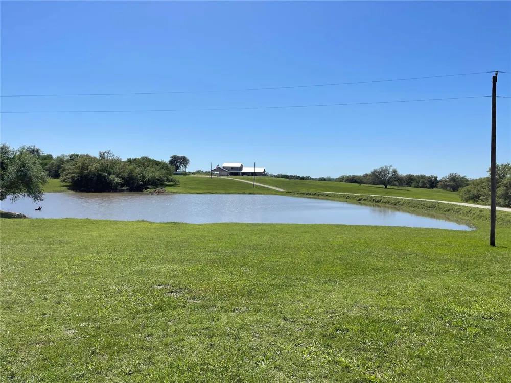 395 County Road 470 Lott, TX 76656