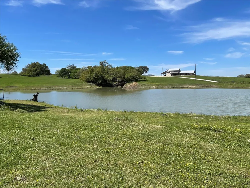 395 County Road 470 Lott, TX 76656