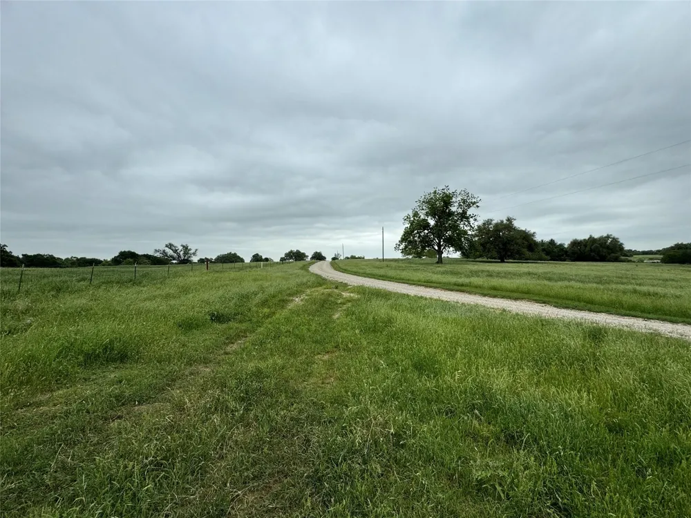 395 County Road 470 Lott, TX 76656