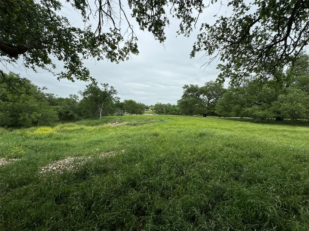 395 County Road 470 Lott, TX 76656