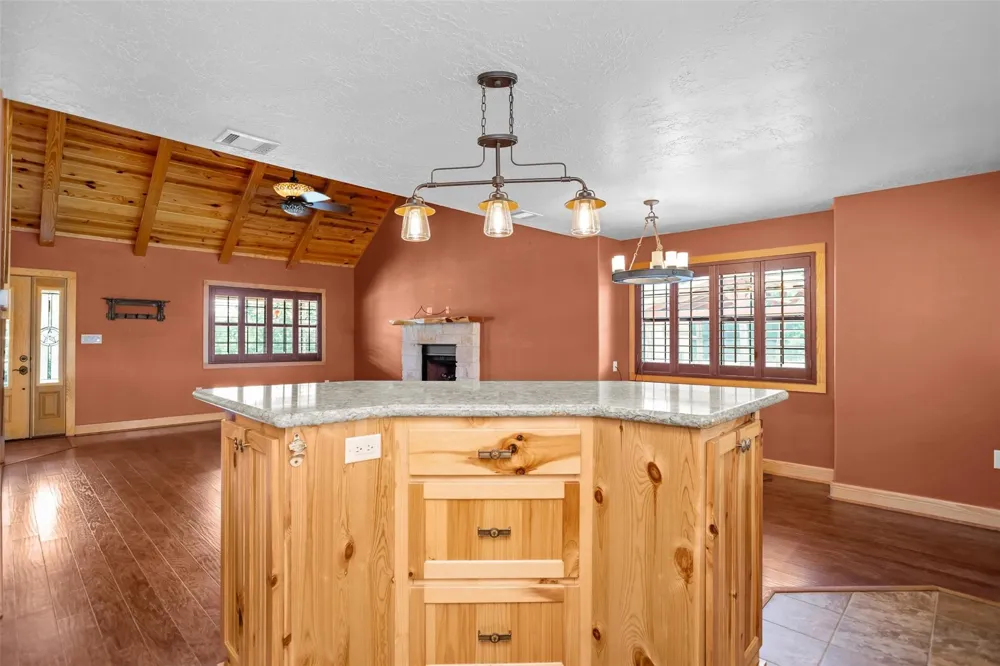 2399 Cr 1885 Grapeland, TX 75844