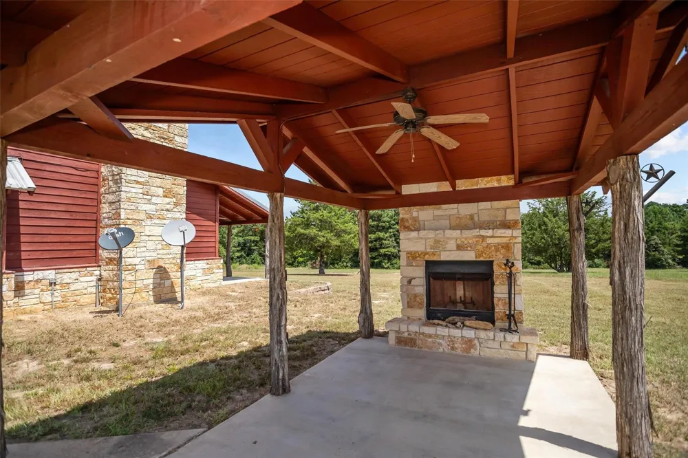 2399 Cr 1885 Grapeland, TX 75844