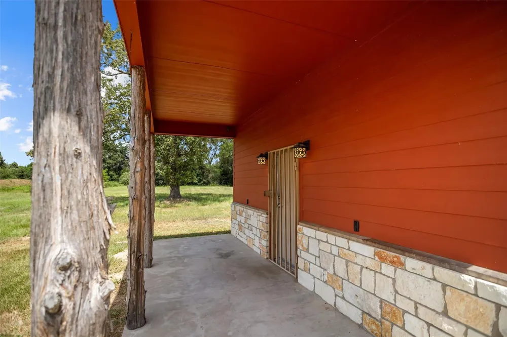 2399 Cr 1885 Grapeland, TX 75844