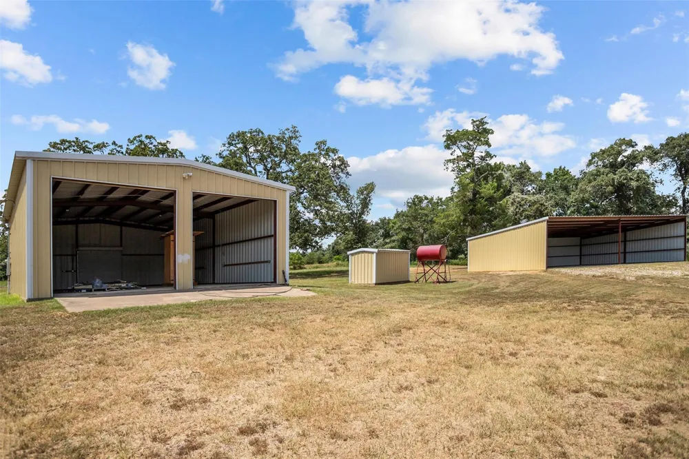 2399 Cr 1885 Grapeland, TX 75844