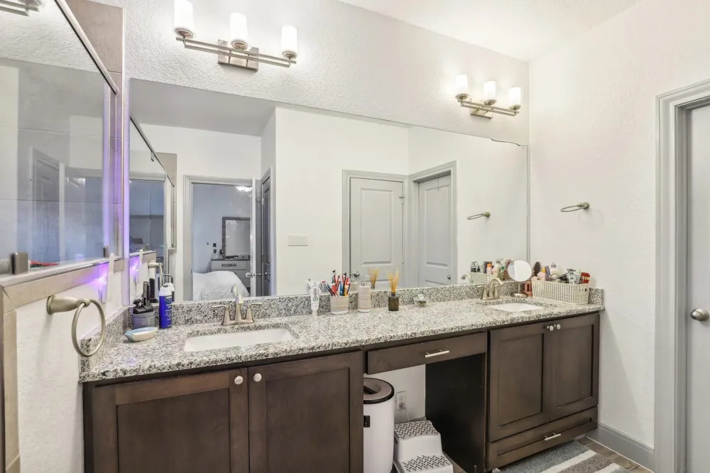 114 County Road 6863 Natalia, TX 78059