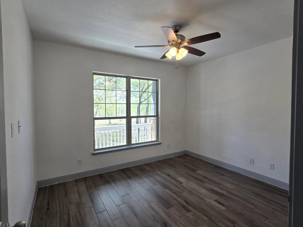 114 County Road 6863 Natalia, TX 78059