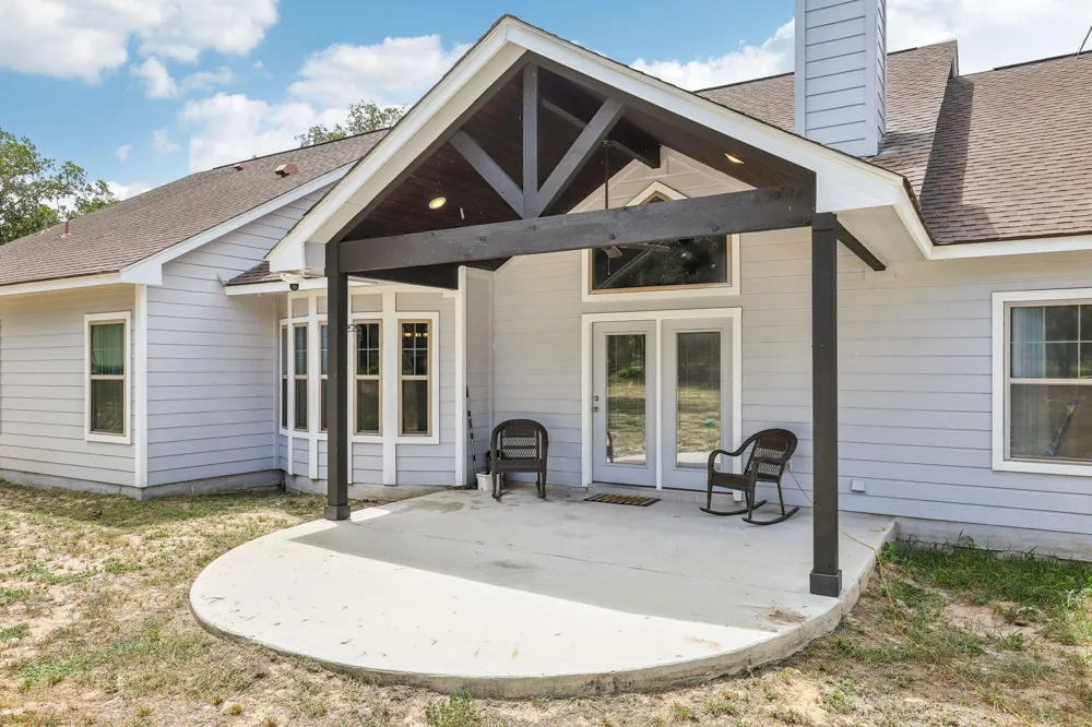 114 County Road 6863 Natalia, TX 78059