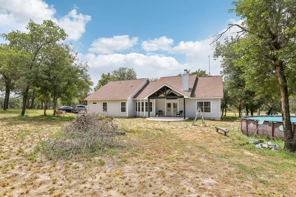 114 County Road 6863 Natalia, TX 78059