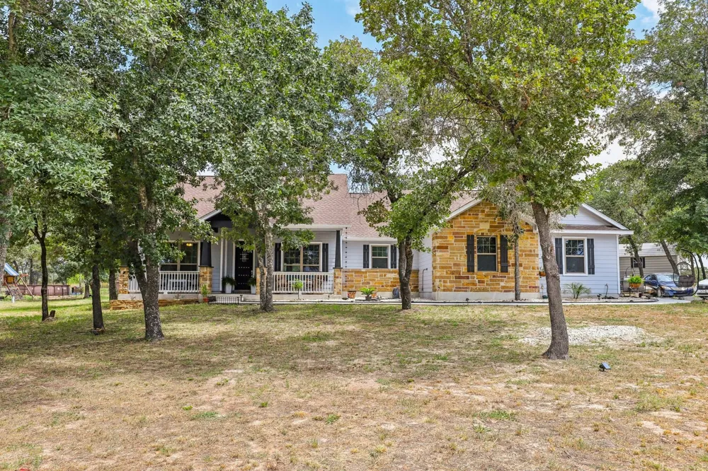 114 County Road 6863 Natalia, TX 78059