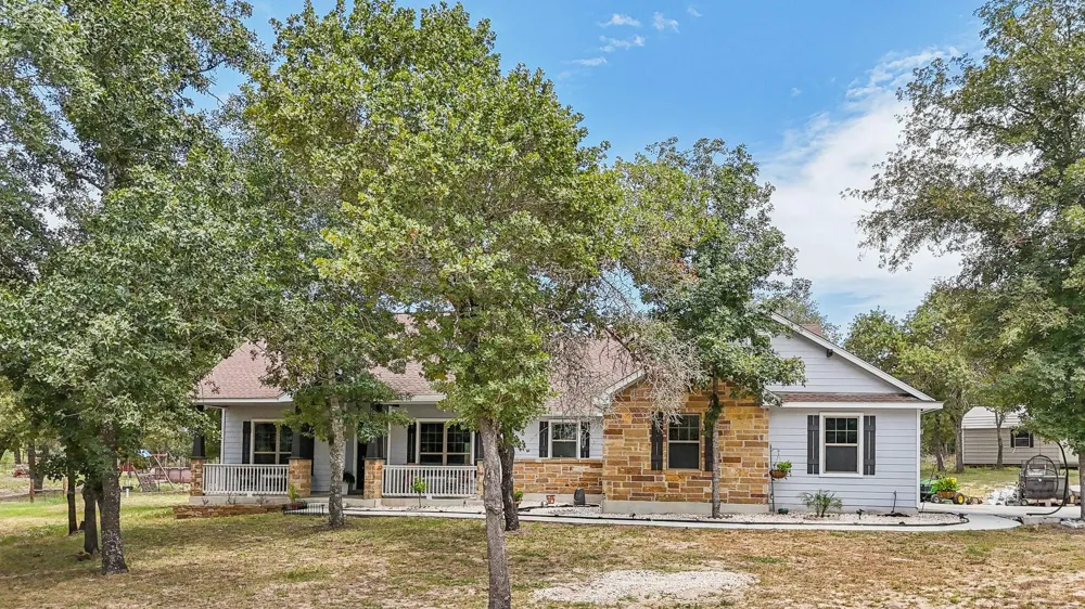 114 County Road 6863 Natalia, TX 78059