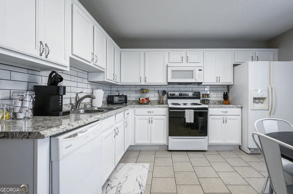 31 Middleton CT Cartersville, GA 30120