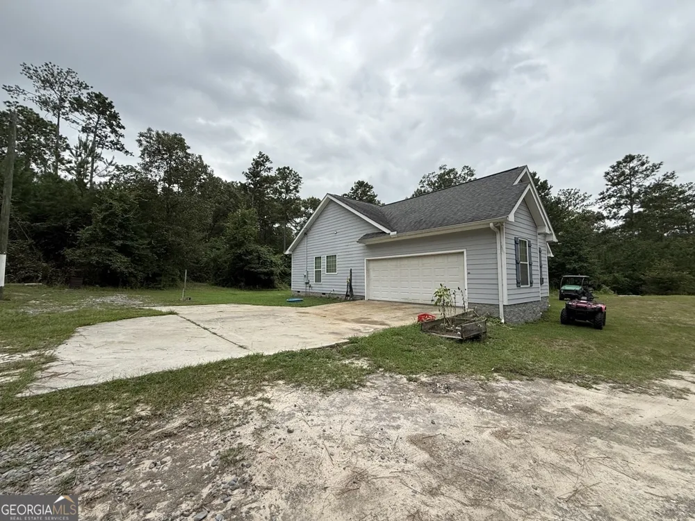 2251 Boy scout RD Byron, GA 31008