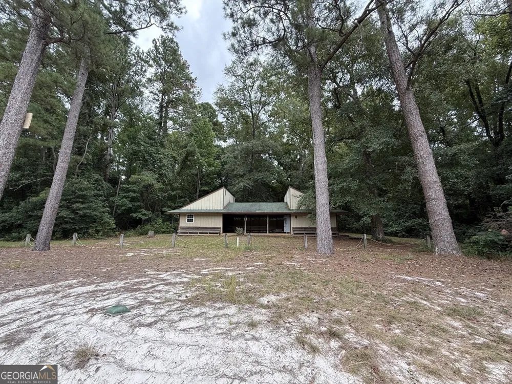 2251 Boy scout RD Byron, GA 31008