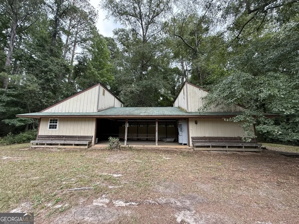 2251 Boy scout RD Byron, GA 31008