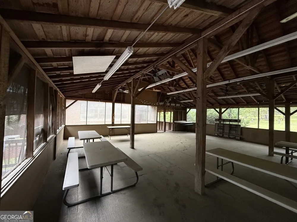 2251 Boy scout RD Byron, GA 31008