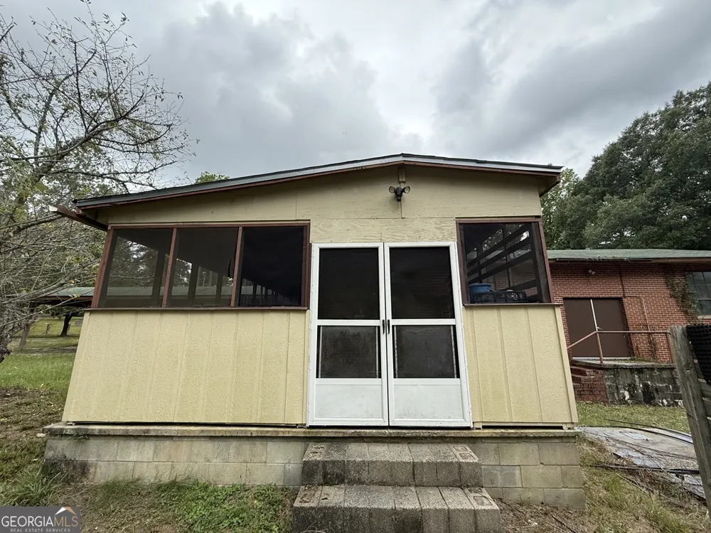 2251 Boy scout RD Byron, GA 31008