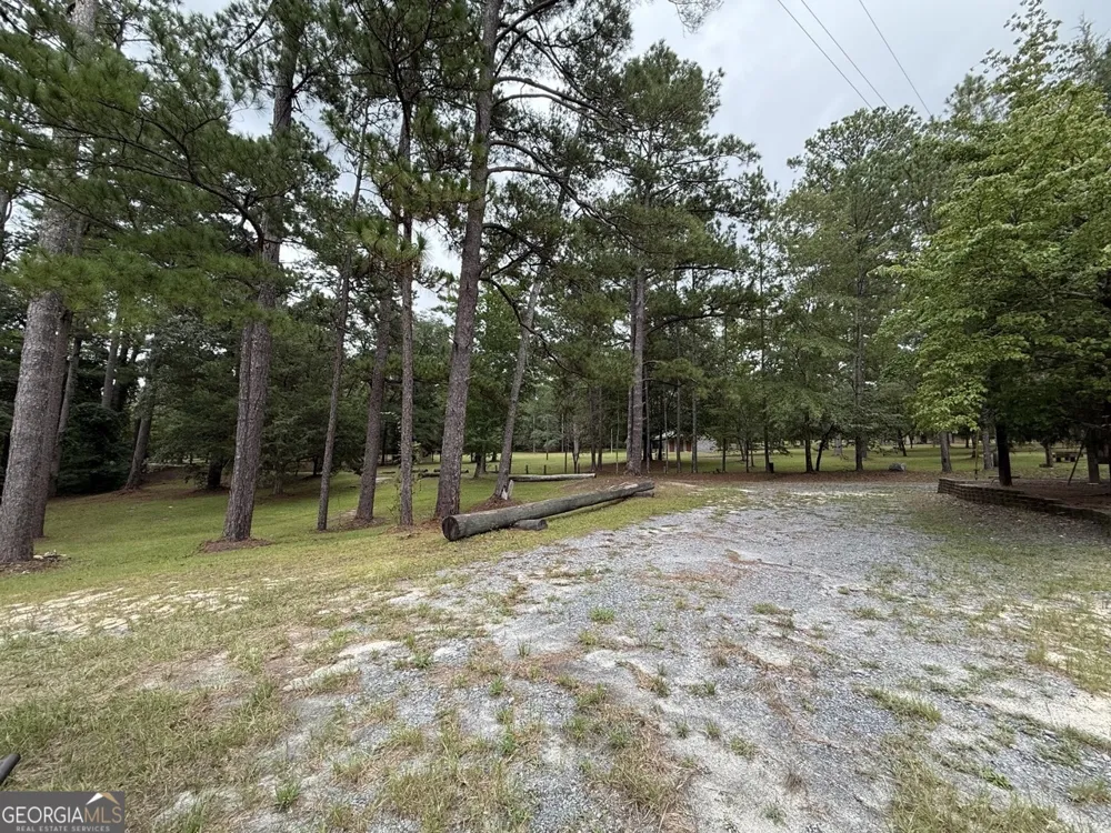 2251 Boy scout RD Byron, GA 31008