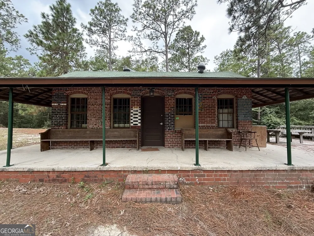 2251 Boy scout RD Byron, GA 31008