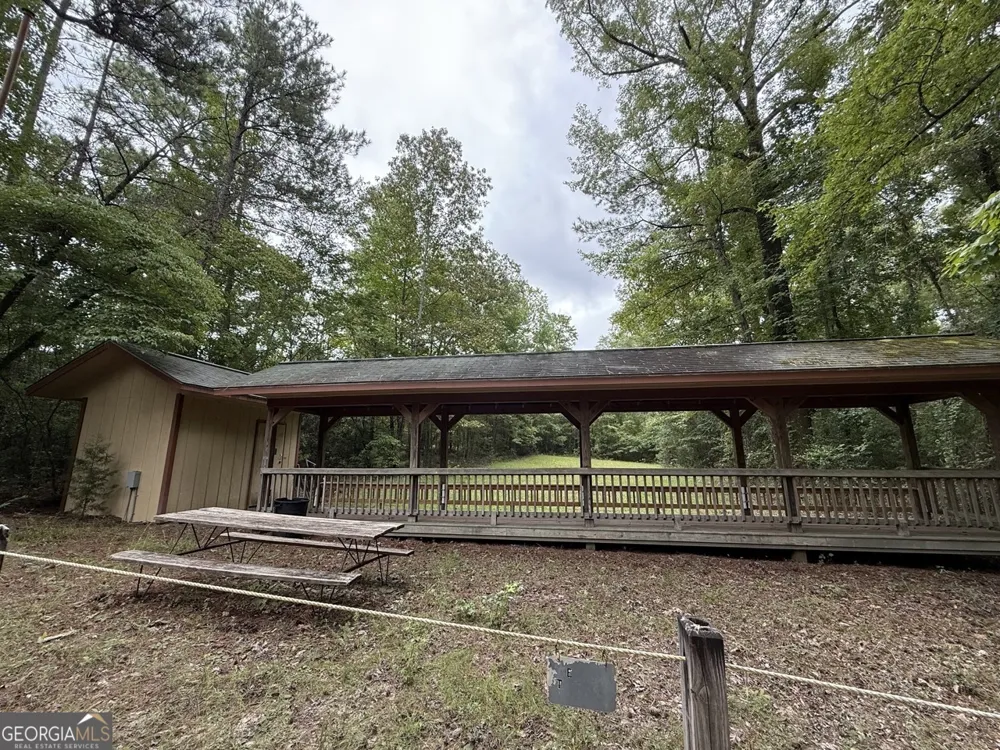 2251 Boy scout RD Byron, GA 31008