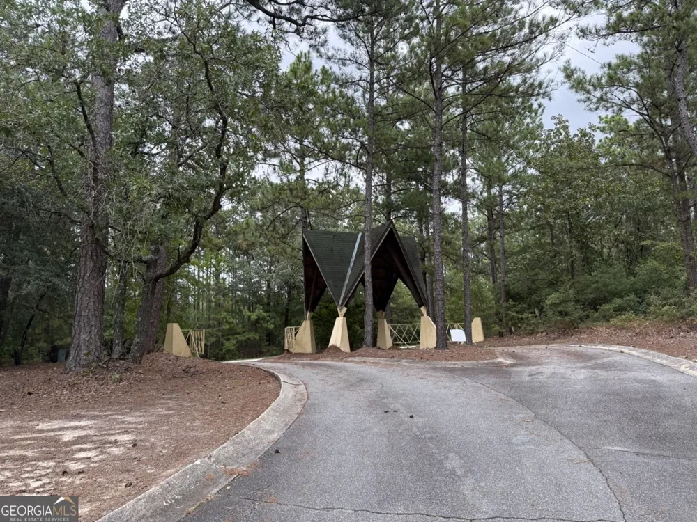 2251 Boy scout RD Byron, GA 31008
