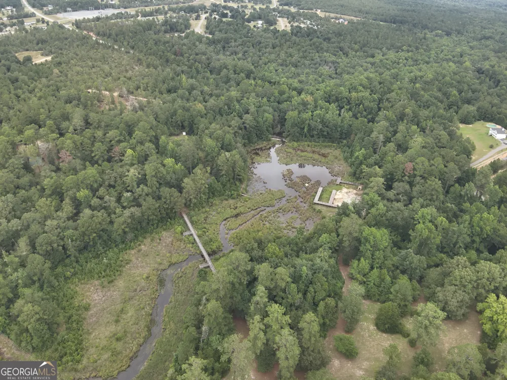 2251 Boy scout RD Byron, GA 31008