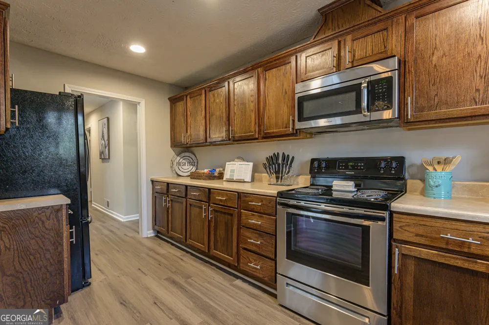 196 Etowah DR Cartersville, GA 30120