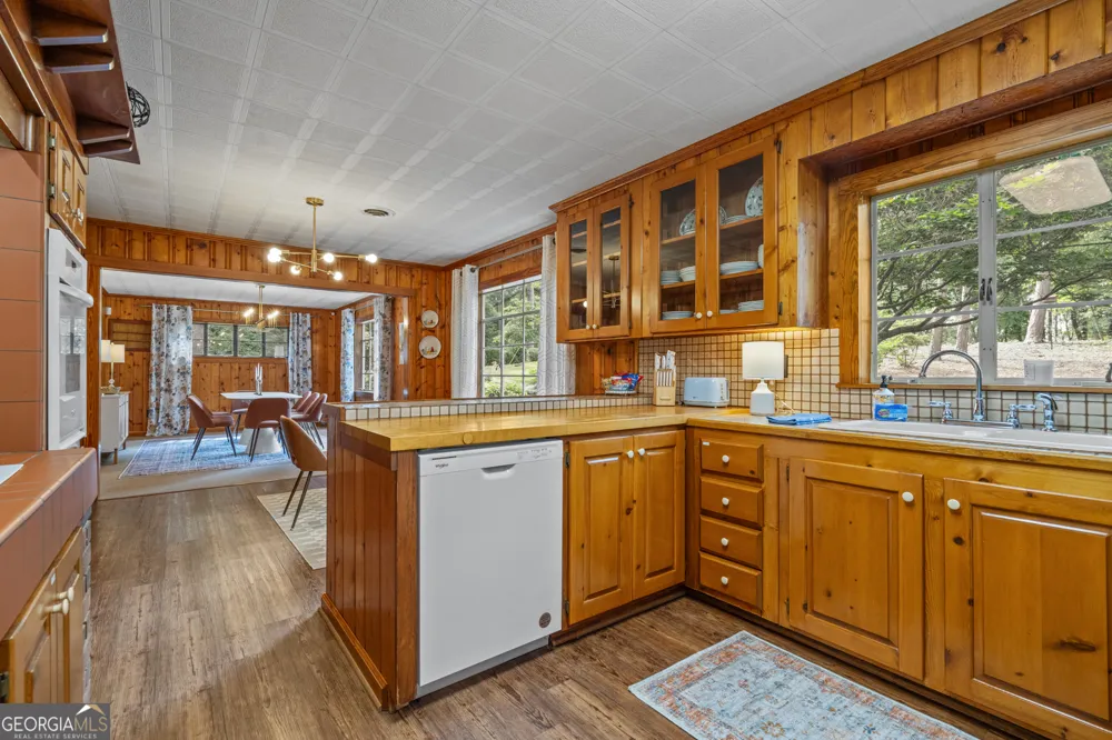 264 Euharlee RD Euharlee, GA 30120