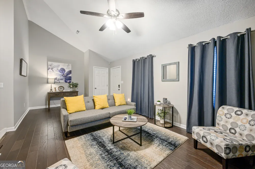 10 Jill LN Cartersville, GA 30120