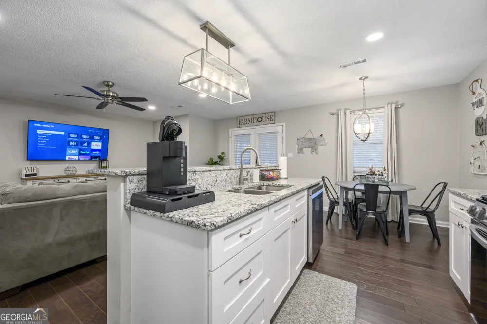 10 Jill LN Cartersville, GA 30120