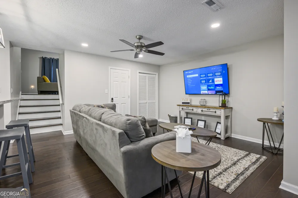 10 Jill LN Cartersville, GA 30120