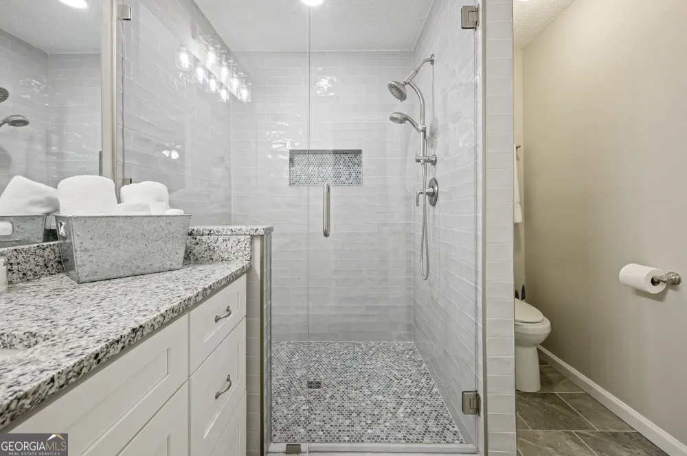 10 Jill LN Cartersville, GA 30120