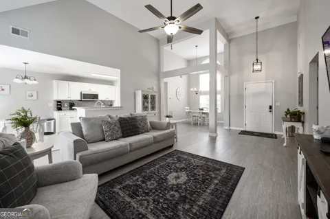 11 Cobblestone DR NW