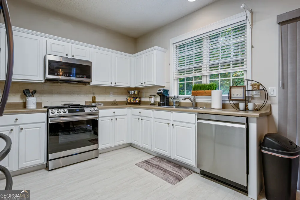 206 Persimmon TRL Woodstock, GA 30188