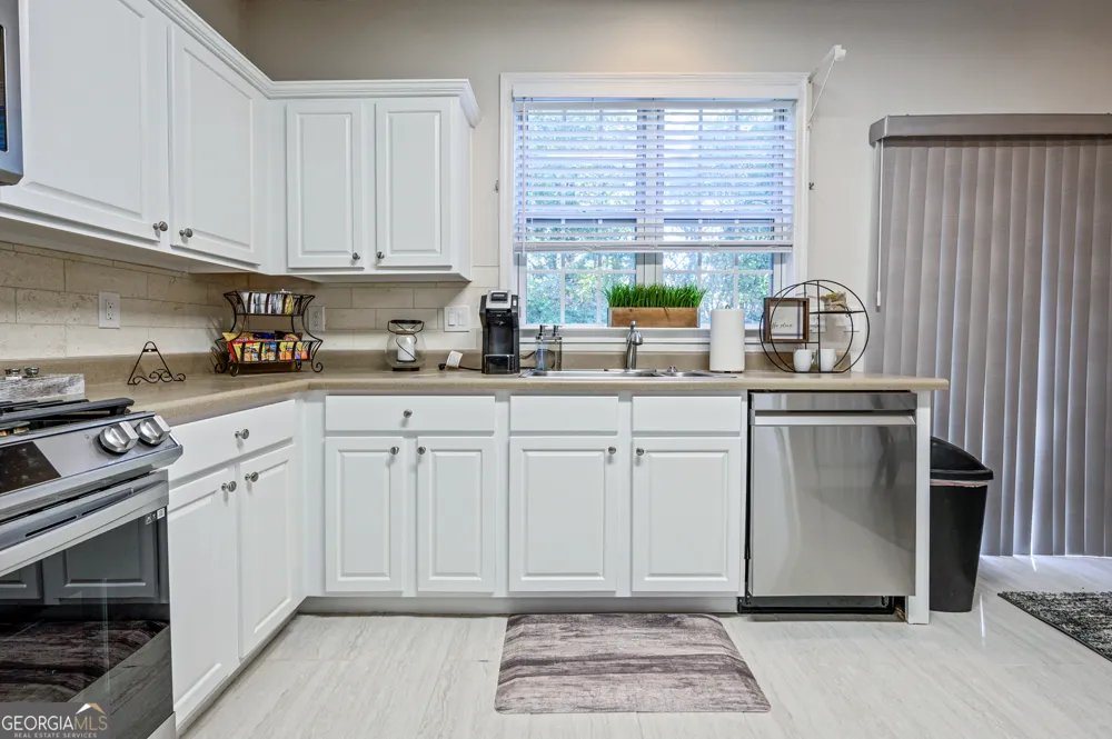 206 Persimmon TRL Woodstock, GA 30188