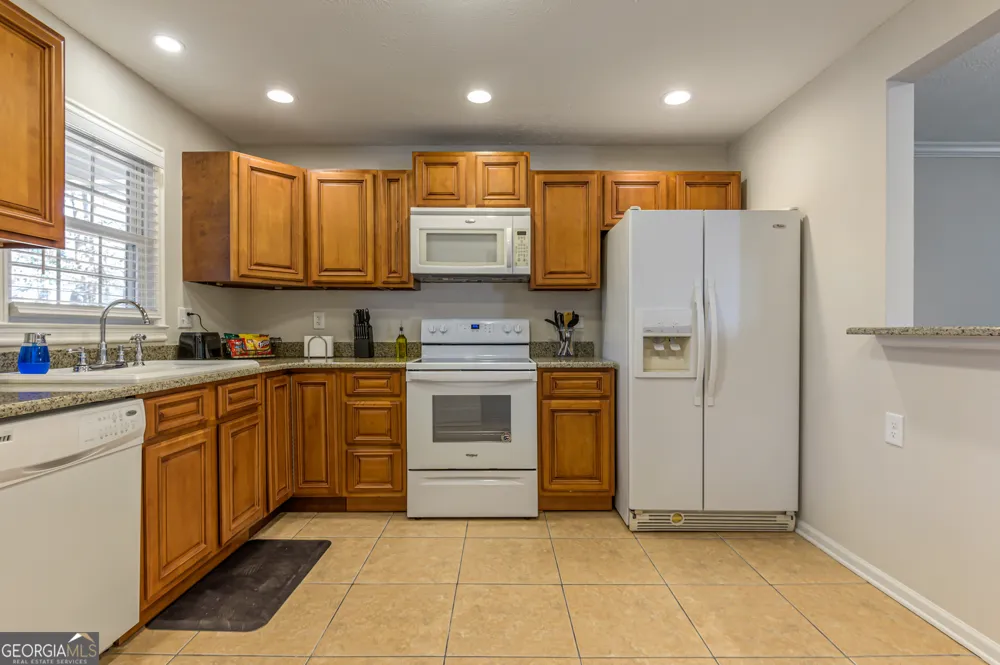 27 W Ridge DR SE Cartersville, GA 30121