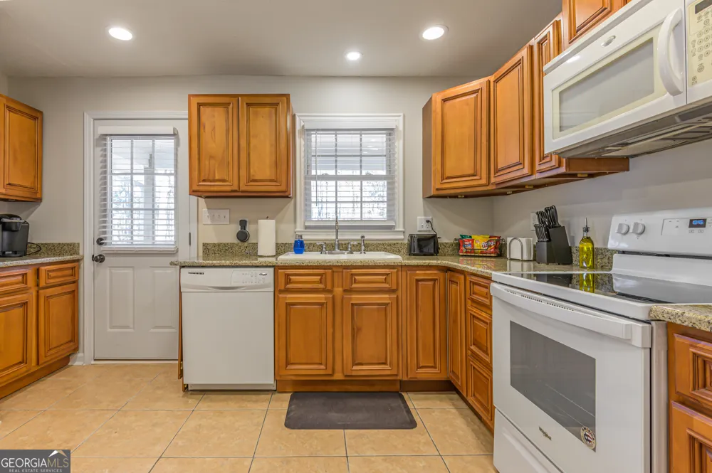 27 W Ridge DR SE Cartersville, GA 30121