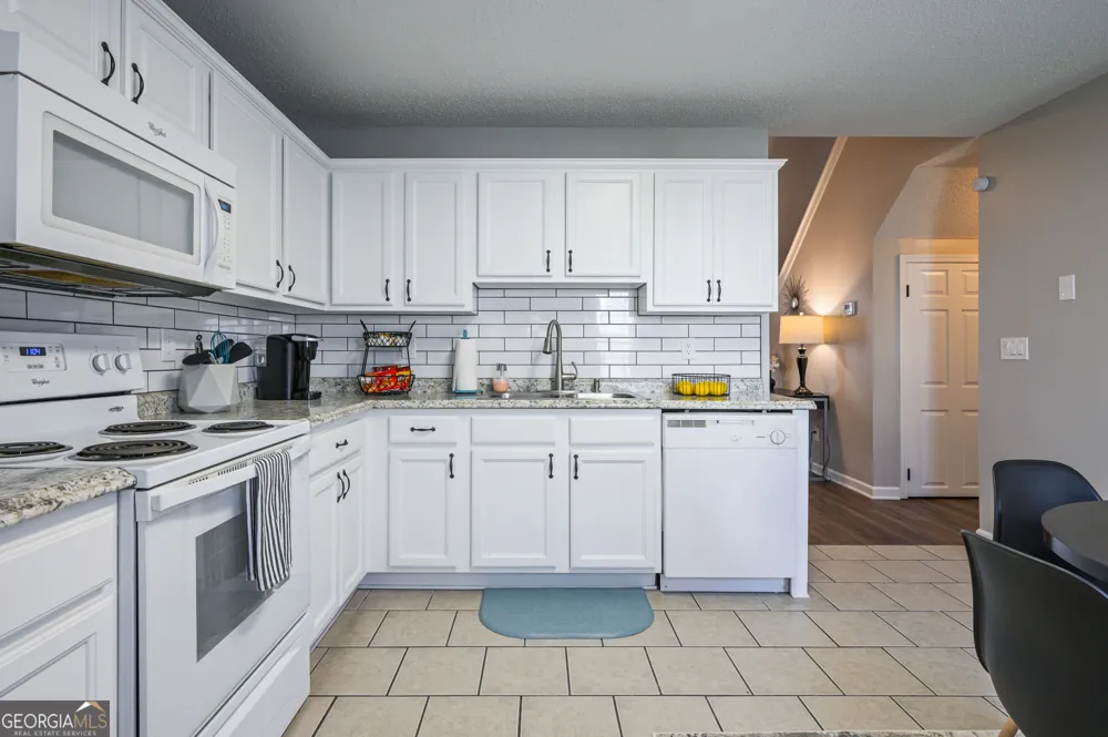 29 Middleton CT Cartersville, GA 30120