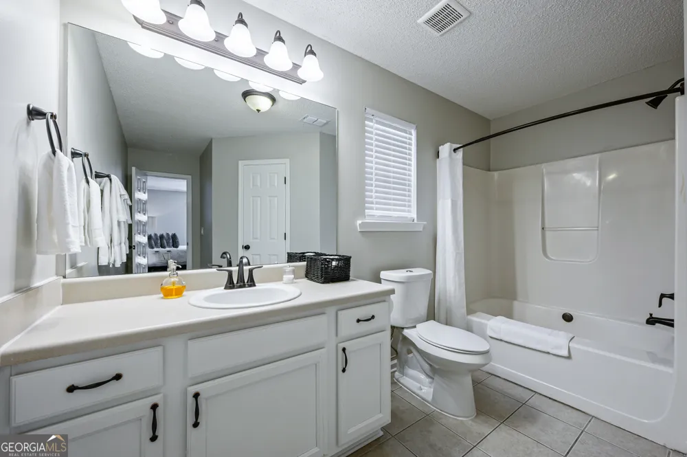 29 Middleton CT Cartersville, GA 30120