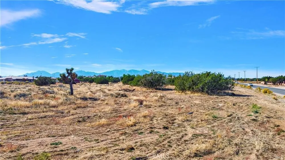 El Centro Road Oak Hills, CA 92344