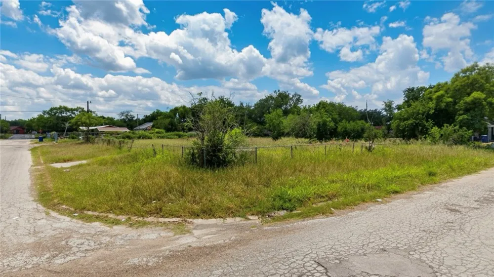 702 S Gardner Street Falfurrias, TX 78355