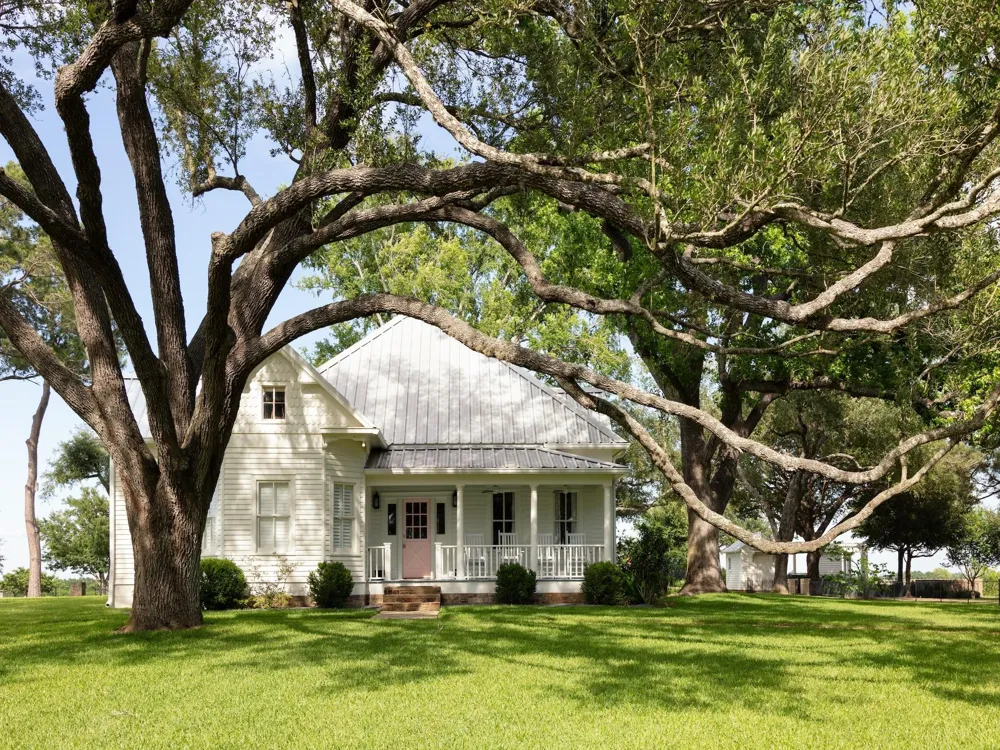 2228 Centerhill Road Bellville, TX 77418