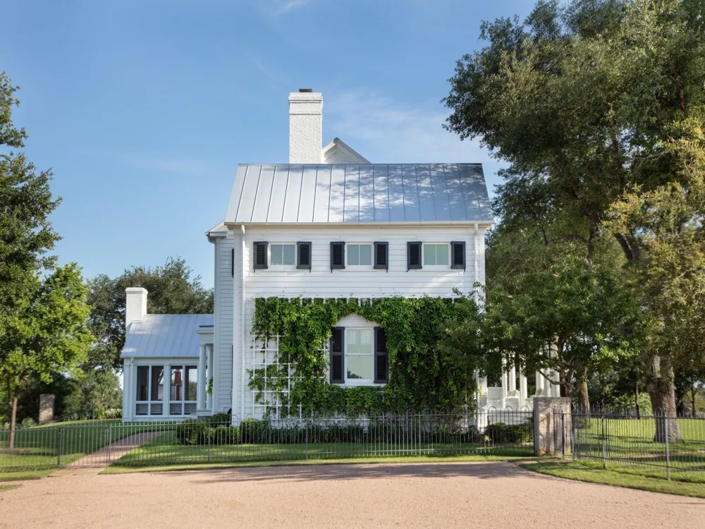 2228 Centerhill Road Bellville, TX 77418