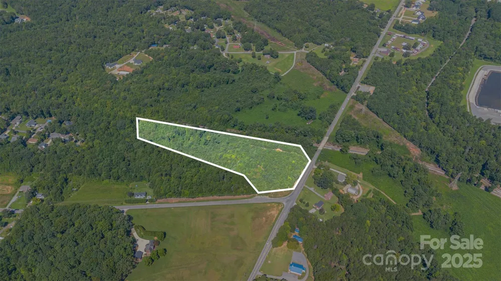 000 Slanting Bridge Road Sherrills Ford, NC 28673