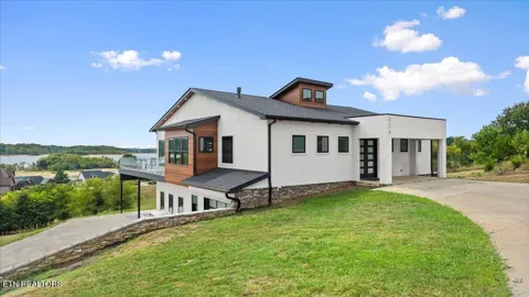 428 River Bend Dr