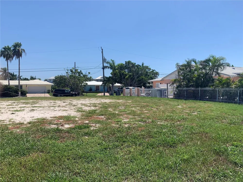 538 67TH STREET Holmes Beach, FL 34217