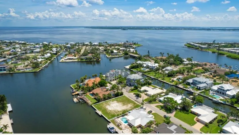 538 67TH STREET Holmes Beach, FL 34217