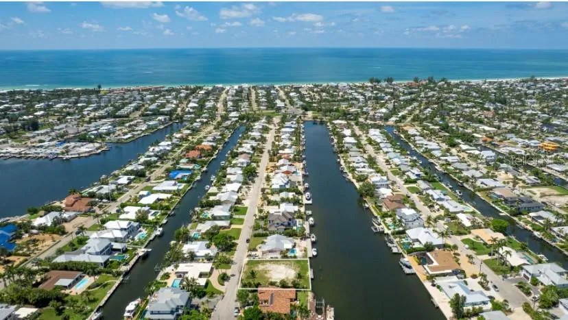 538 67TH STREET Holmes Beach, FL 34217